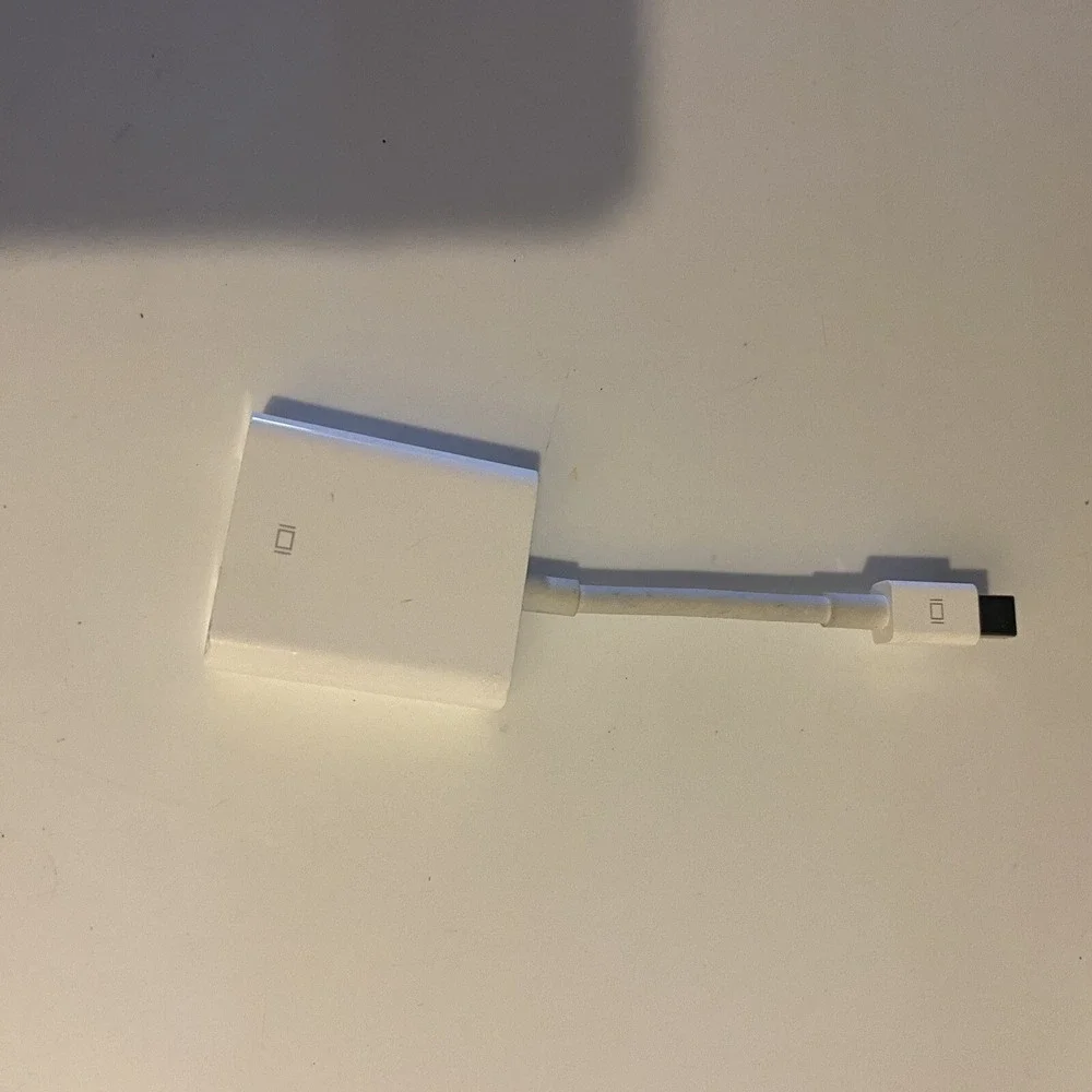 OEM APPLE  Genuine A1307 Mini Display Port Thunderbolt to VGA Adapter